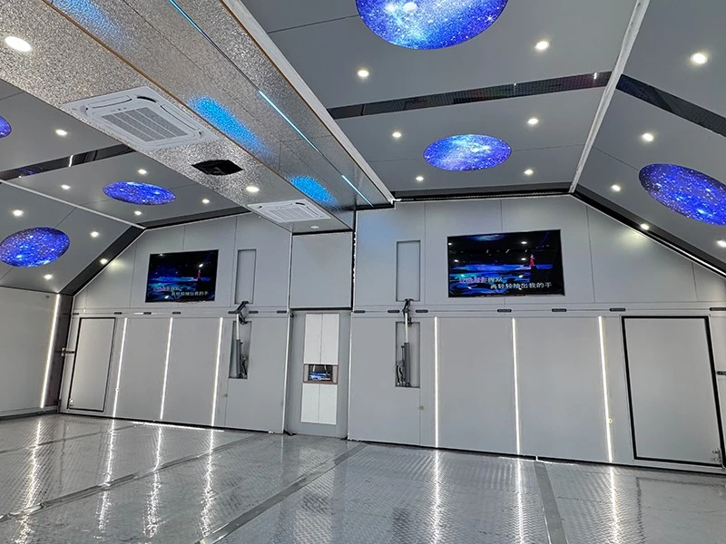 Semi Mobile Catering Truck high quality